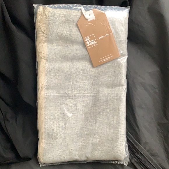 NWT tribe alive scarf - Picture 3 of 3